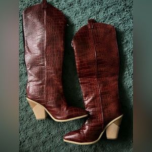 Cowboy style mid calf boot